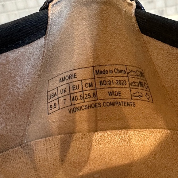 Vionic Black Leather Amorie Ballet Flat Retired with Arch Support - Picture 9 of 11